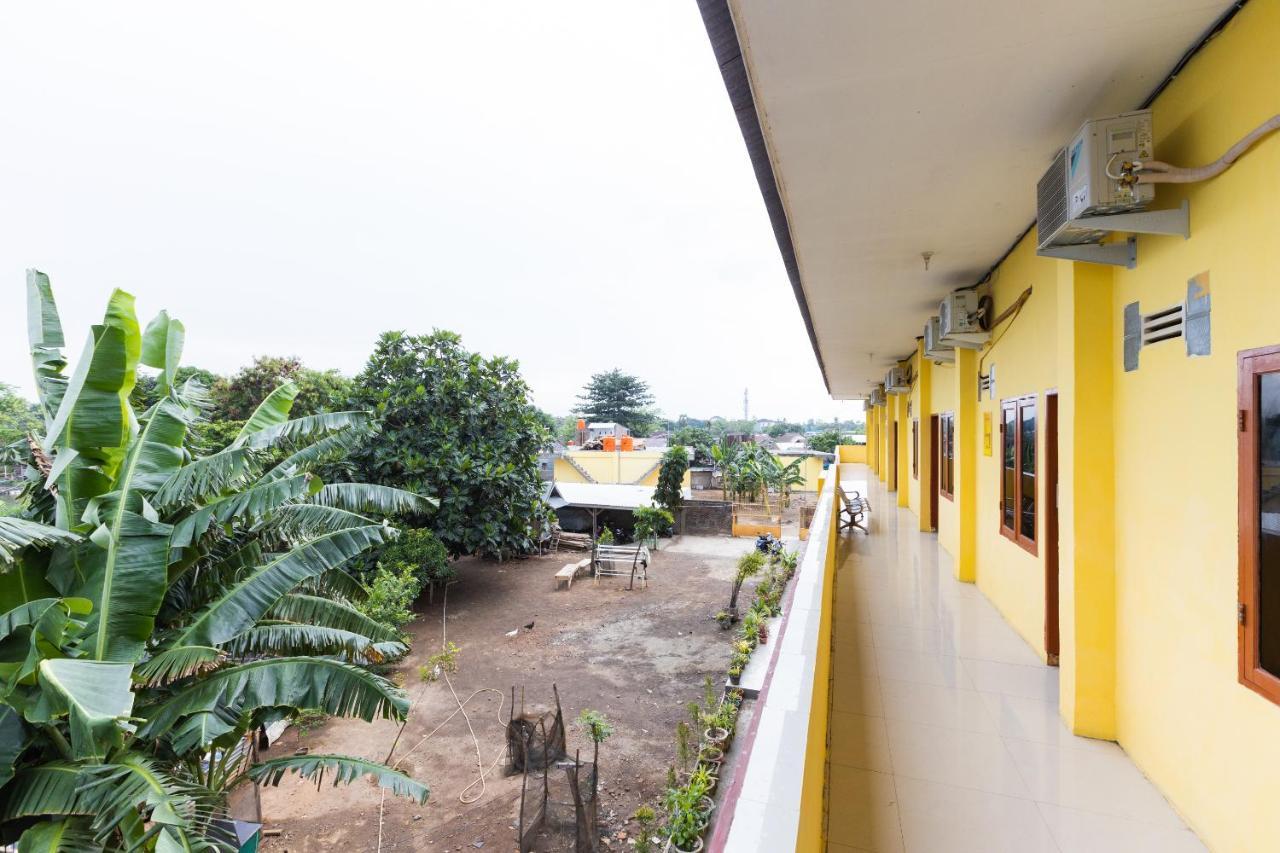 Spot On Oyo 1988 Pondok Seril Syariah Makassar Exterior foto